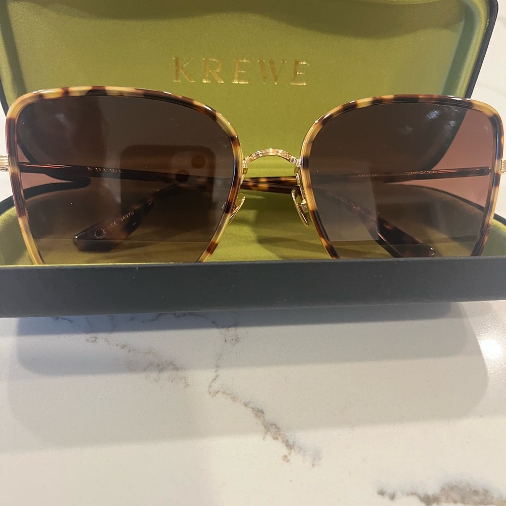 JOLENE | 18K TITANIUM + BLONDE TORTOISE
